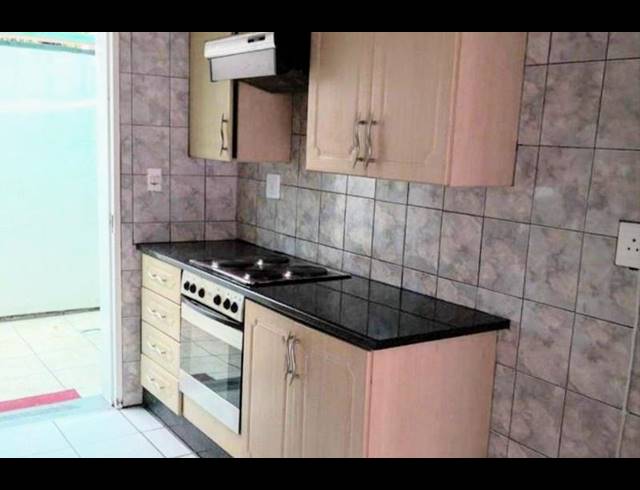 3 BEDROOM TOWNHOUSE FOR SALE IN BEDFORD GARDENS